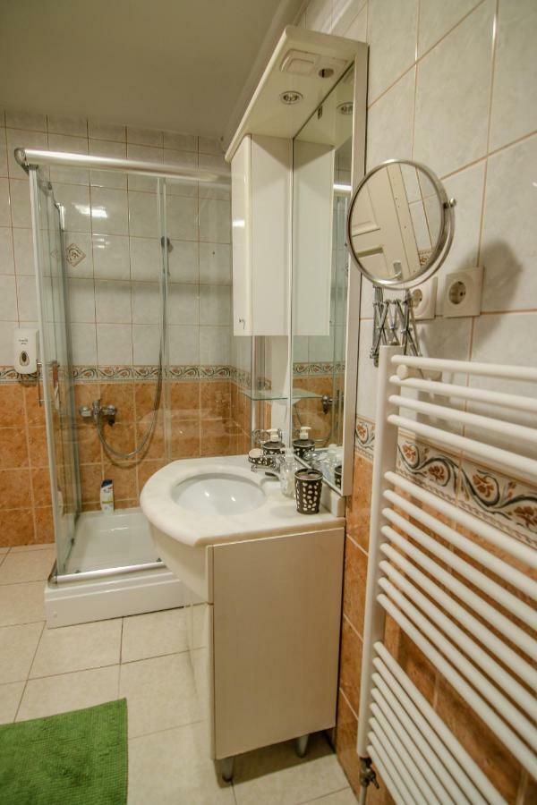 Tomas Apartments Скопье Экстерьер фото